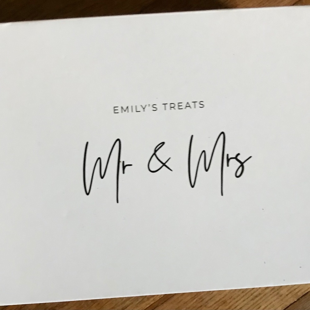 Emily’s Treats Mr& Mrs bath gift set with candle bath bomb and bath salt